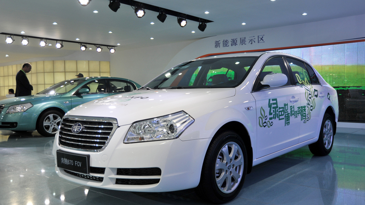 В Москве увидели китайский автомобиль с логотипом LADA