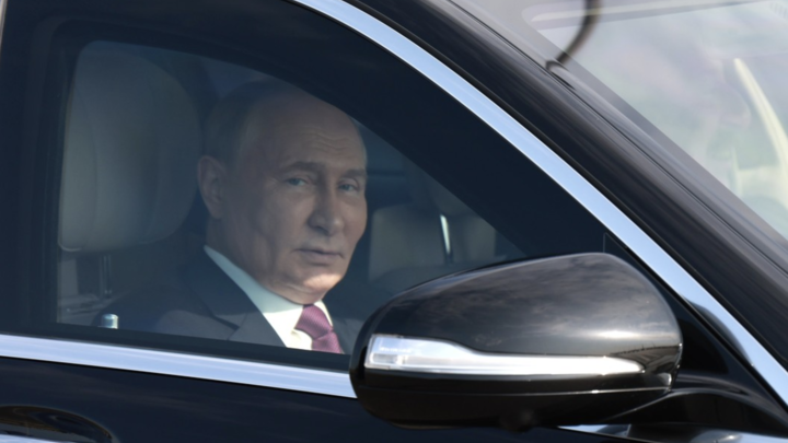 Встречали яблоками и рекордным урожаем: Путин впервые за долгое время прибыл в КБР - как это было