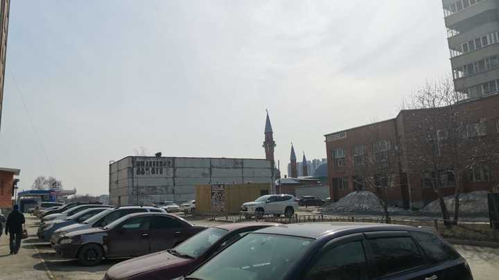 В Новосибирске в районе мечети на улице Красина произошёл транспортный коллапс