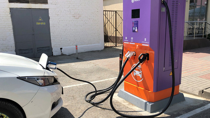 В Краснодаре появились ещё девять зарядных станций для электромобилей