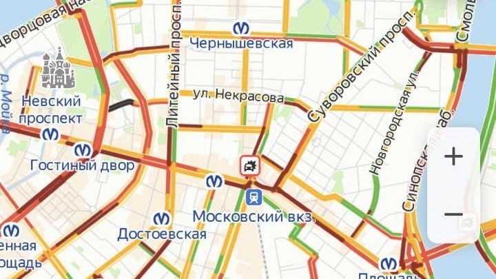 Пробки в 8 баллов зафиксировали на дорогах Петербурга в пятницу: виноват дождь и дачники