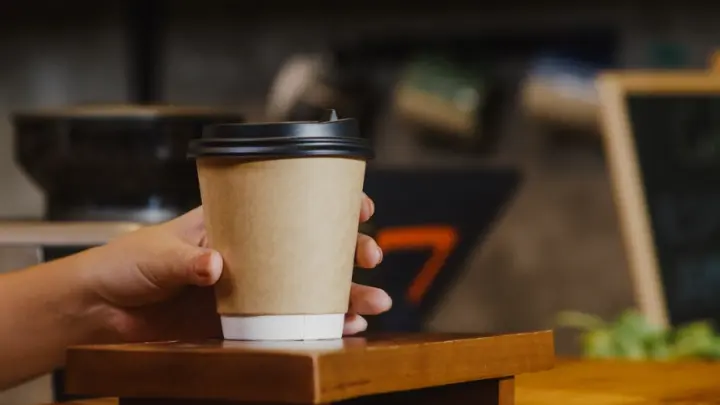 И всё-таки они возвращаются: Starbucks появится на рынке России под новым названием