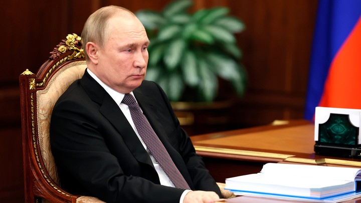 “Коротко, но конкретно”: Путин неожиданно отправился в зону СВО и заслушал доклады