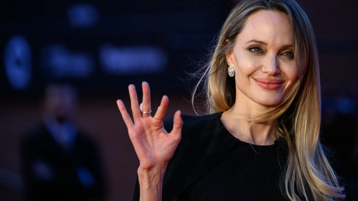 Депутат Рады Дмитрук объяснил, зачем Анджелину Джоли пригласили на Украину