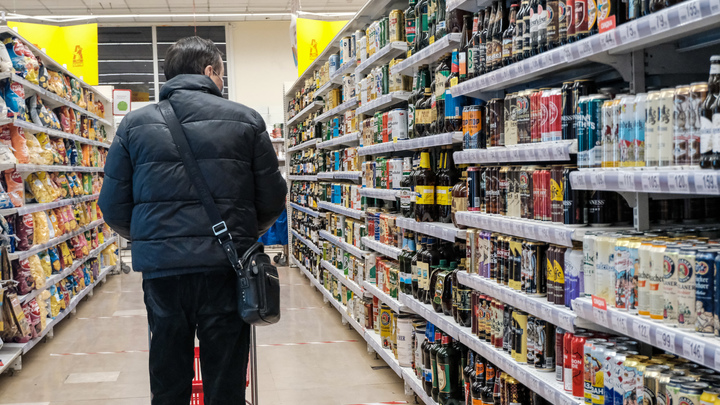Закупающиеся к Новому году новосибирцы отметили рост цен на продукты