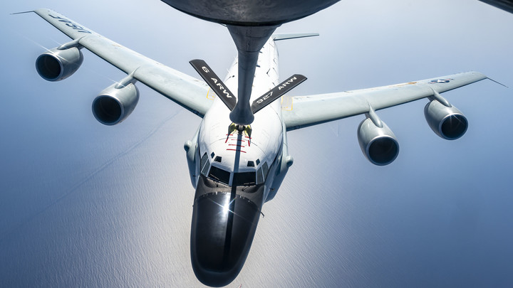 Британские самолёты-шпионы зачастили на Украину: Специалист раскрыл, что они выискивают