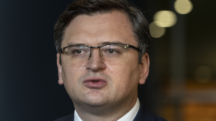 Украинского министра Кулебу поймали на спекуляции на раненых детях: Рука не дрогнула