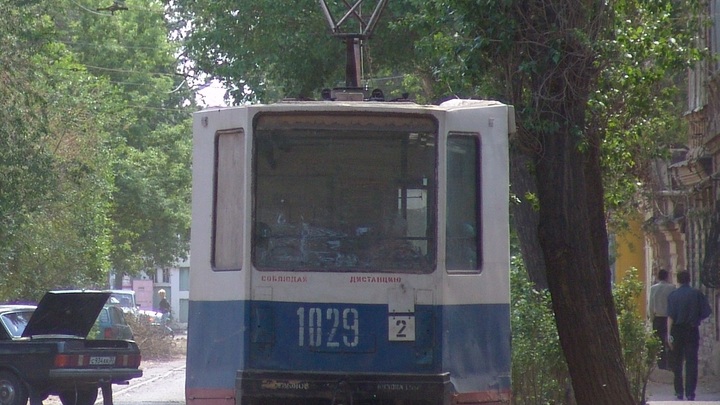 Кадры из кабины неуправляемого трамвая в Кемерове: Девушка-водитель до последнего пыталась затормозить