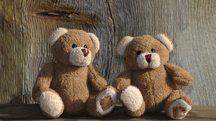Сон с плюшевой игрушкой может вызвать аллергию и диарею у ребёнка