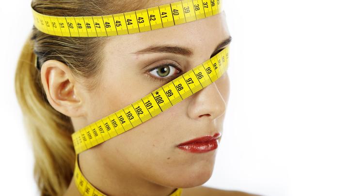А вес и ныне там: Психолог назвала три популярные ошибки худеющих