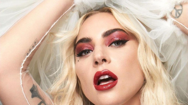 Приглашённой на инаугурацию Байдена Lady Gaga припомнили дьявольское фото