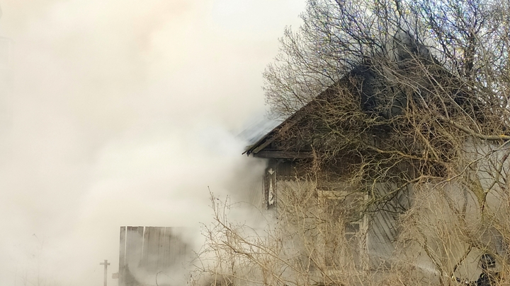Такого даже во время войны не видел: Под Тюменью выгорело СНТ