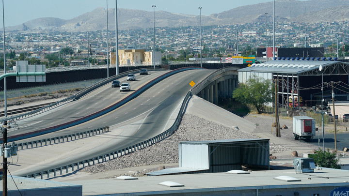 Полный грузовик трупов: Губернатор Техаса назвал главного виновного в гибели 46 человек