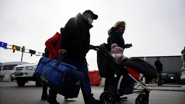 Украинских беженцев в Польше выгонят из общежития