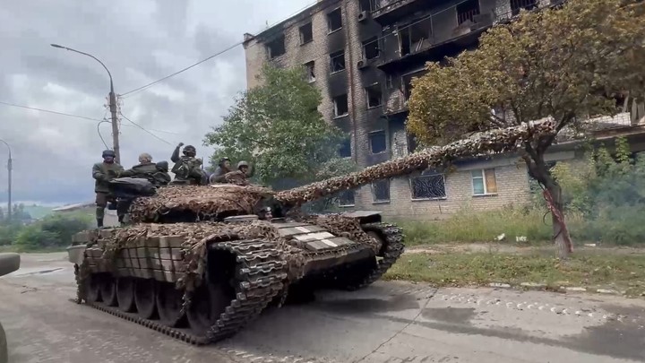 В Харькове прогремела серия мощных взрывов. Источник сообщил о ракетных ударах