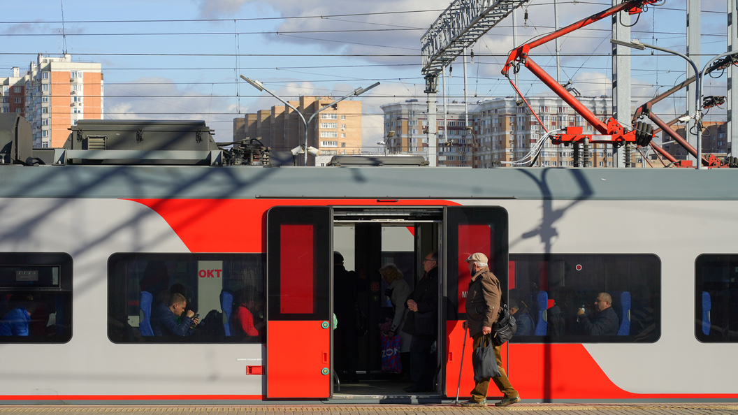 Остановки ласточки екатеринбург. Ласточка Екатеринбург Красноуфимск. Ласточка Красноуфимск. Поезд Ласточка Екатеринбург. Скоростная электричка.