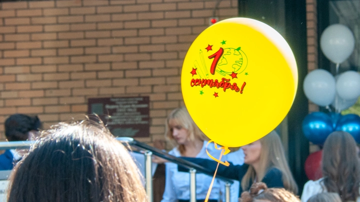 Школьные линейки отменяются? Киев нацелился на детей: Туристов в Сочи не запугали, пошли другим путём