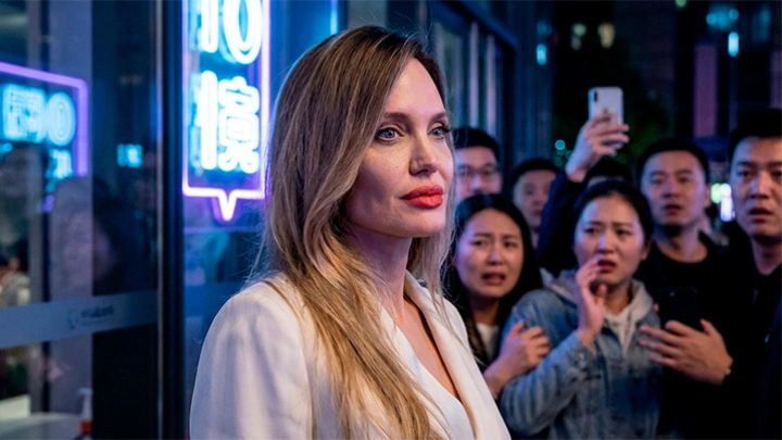 Анджелину Джоли изуродовали. Кадры с актрисой ужаснули: Это что за пандемия?