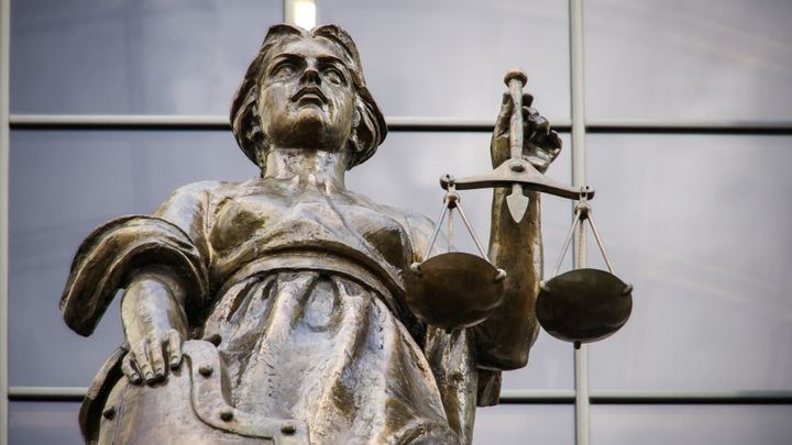 Суд арестовал мигранта, напавшего на студента УрФУ в Екатеринбурге
