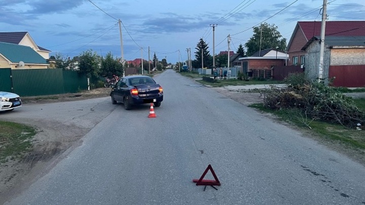 В Самарской области школьник на мотоцикле врезался в Ладу