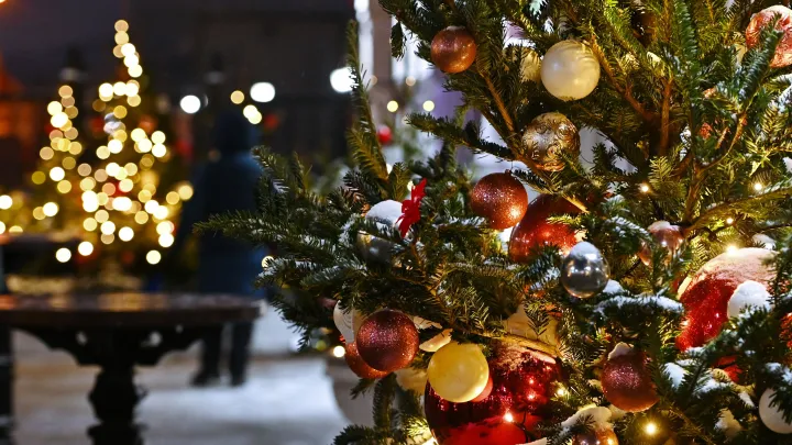 Эксперты раскрыли, как распознать опасные новогодние открытки в мессенджерах