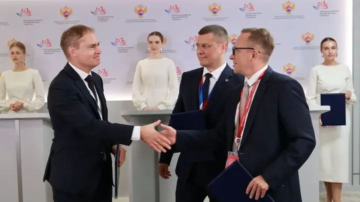 На ВЭФ-2026 подписали соглашение о строительстве глубоководного района морского порта Архангельск