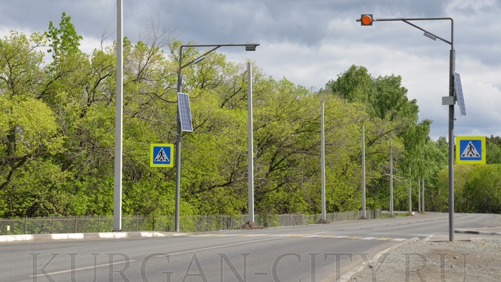 В Кургане на шоссе Ботаническое устанавливают фонари