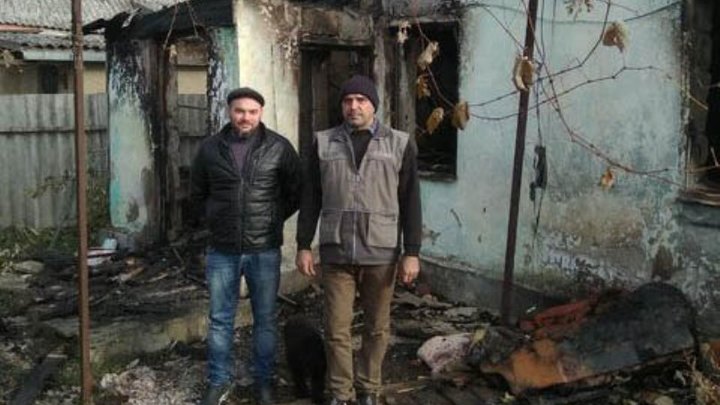 В Анапе двое мужчин спасли пенсионера из горящего дома