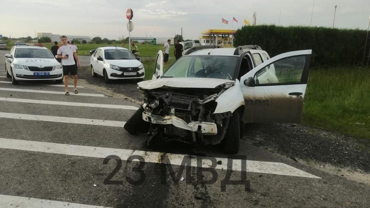 На Кубани в ДТП погибла молодая девушка и пострадали три человека, в том числе ребенок  