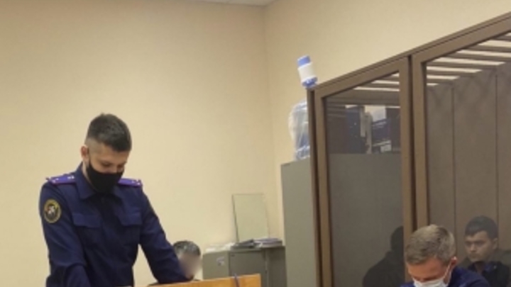 Житель Самары пытался соблазнить сотрудника таможенного контроля 2000 долларов