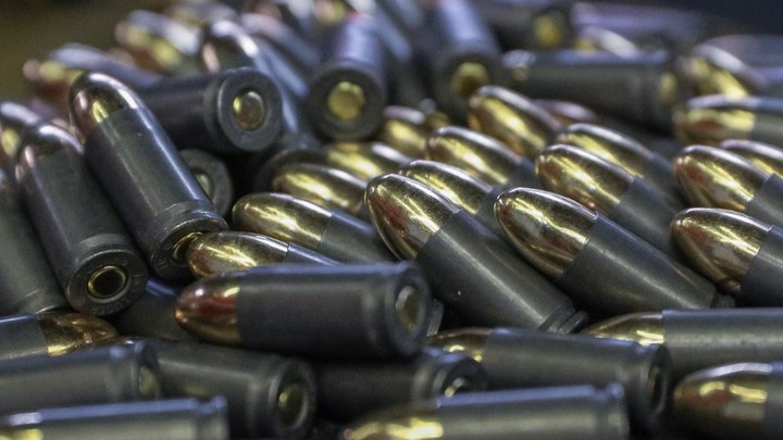 Мины, снаряды, патроны: В ДНР повязали нелегальных торговцев оружием