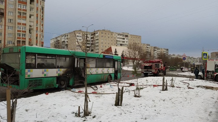 Во Владимире на Нижней Дуброве загорелся 152 автобус