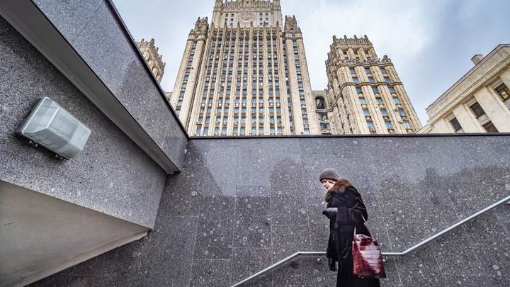 После атаки на Севастополь в МИД России приехала британский посол