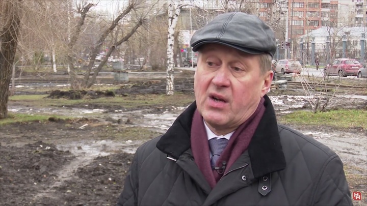 Мэр Новосибирска ответил на вопросы горожан о долгостроях, дорогах и ремонте моста