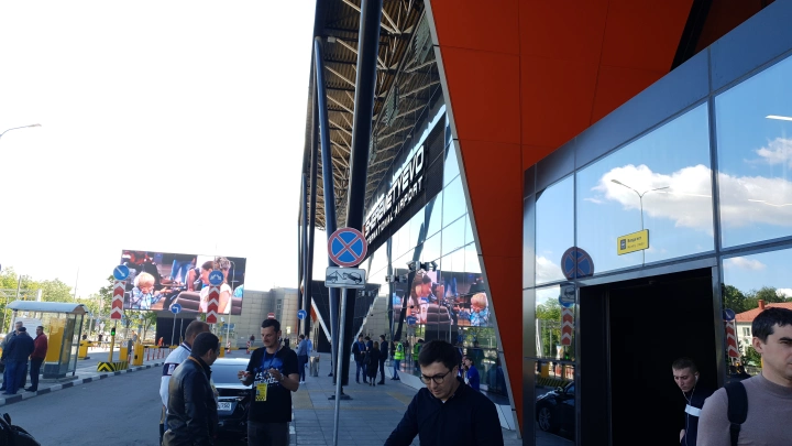 Застрявшие: Пассажиры в Шереметьево начали терять сознание