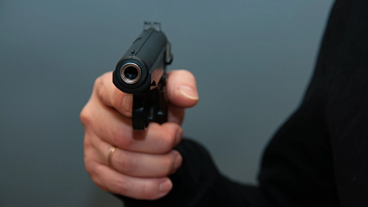 В США трёхлетний мальчик застрелил 19-летнего родственника, пока тот спал