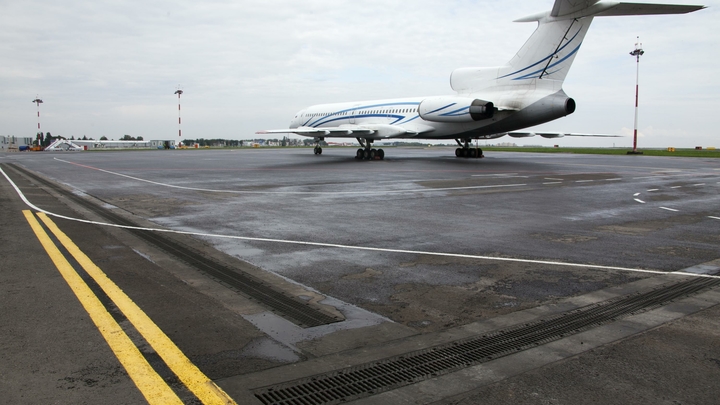 Во Внуково таможенники задержали посылку с двумя литрами психотропного вещества
