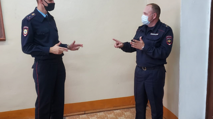 Владимирские полицейские осваивают язык глухонемых