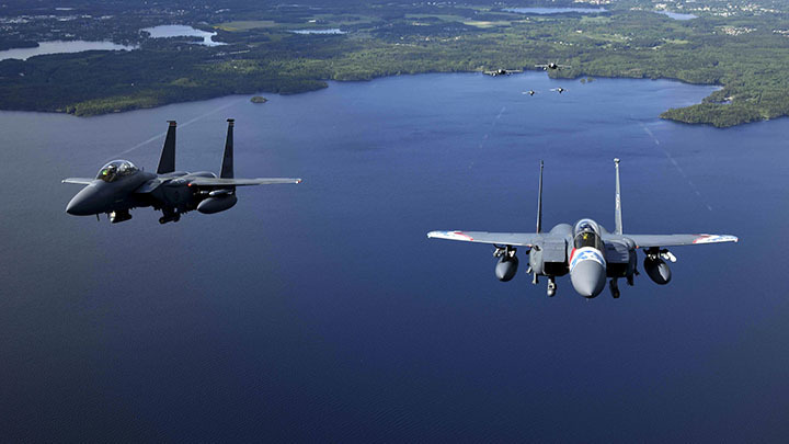 НАТО перебрасывает к границам Белоруссии ударную 90-тыс. группировку войск