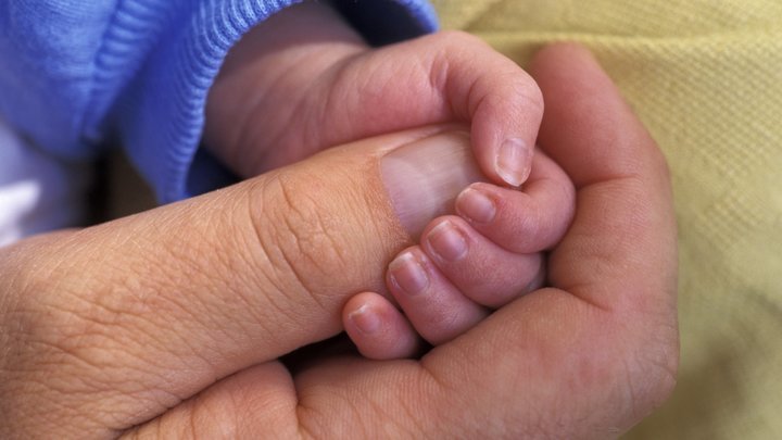Выплаты семьям не только в пандемию: депутат Госдумы предложила пять мер поддержки рождаемости