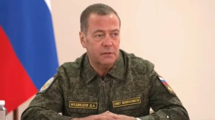 «Спокойной ночи, партнеры»: Медведев предупредил Европу после публикации списка Минобороны