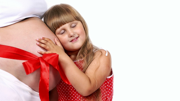 Минтруд посчитал женщин, способных родить. И сейчас, и к 2030 году