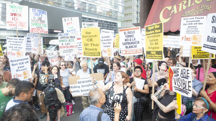 Держитесь крепче: Американский врач выпустил скандальную книгу о пандемии