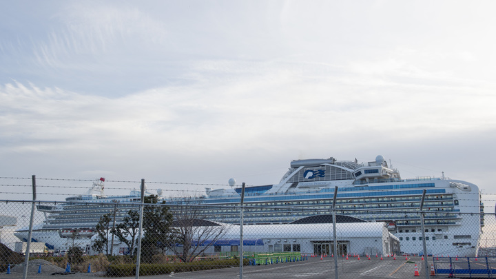 Русские оказались в заложниках: На лайнере в Японии число заболевших коронавирусом выросло до 454