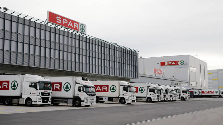 Укравшего из Сбербанка 8 млрд совладельца Spar посадили на короткий поводок у дома