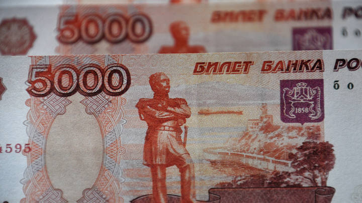Пенсионерам России выплатят по 10 000 рублей — как и когда их можно получить