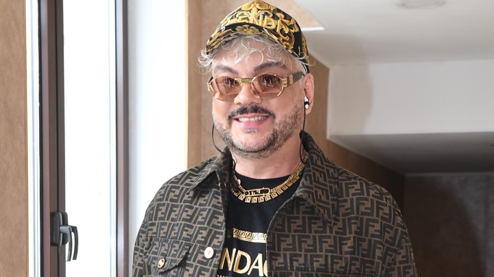 Киркоров не стал извиняться за оскорбления. Он ищет возможность и дальше зарабатывать в России