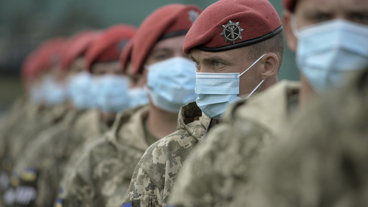 Взвод гомосексуалистов взбудоражил ВСУ. Военные заявили об измене