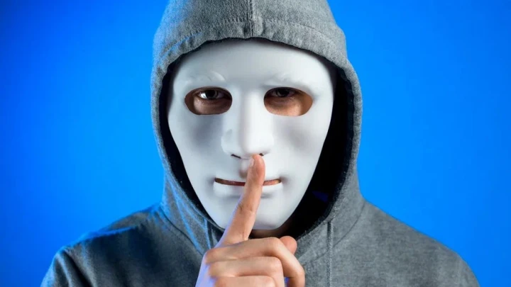 Мошенники проникли в домовые чаты: Телефоны соседей взламывают через простые объявления