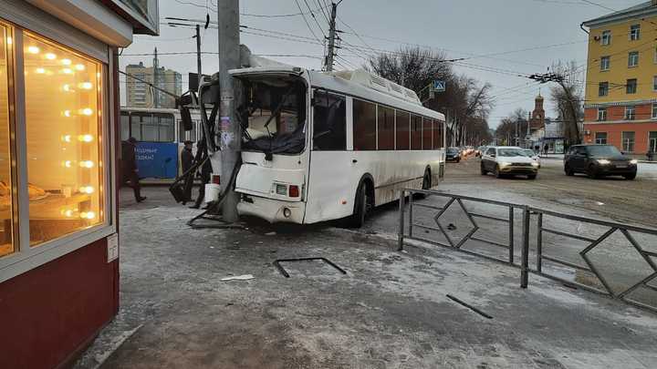 В Самаре число пострадавших в ДТП с автобусом продолжает увеличиваться: их уже четверо